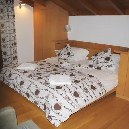 Nubes- Appartement-fewo- Dusche Oder Bad- Wc 12-bettwohnung By Interhome 公寓