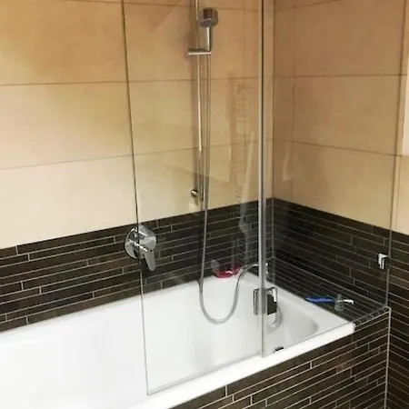 Nubes- Appartement-fewo- Dusche Oder Bad- Wc 12-bettwohnung By Interhome 公寓 茨魏西门